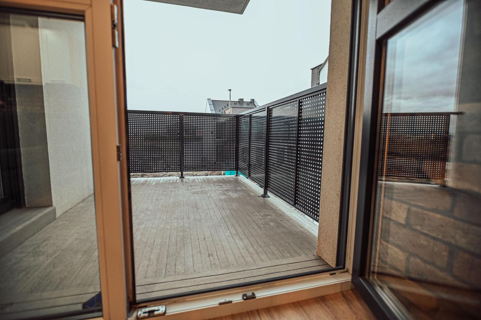 Loft Luxury Apartment & Parking 레스노 외부 사진